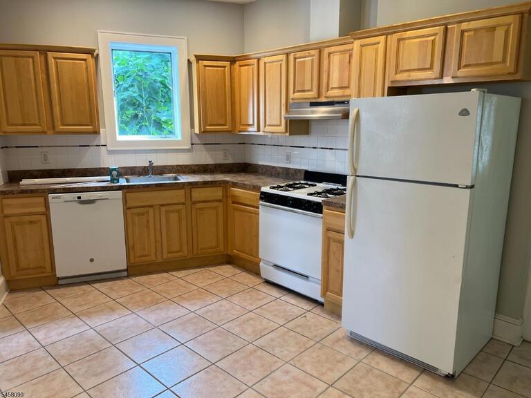 Property listing MLS 4050365 photo 10