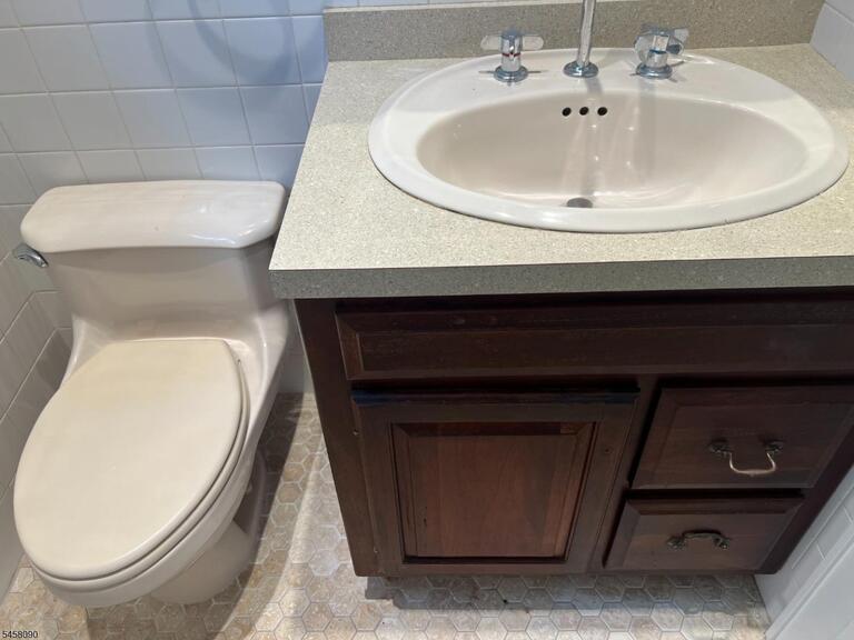 Property listing MLS 4050365 photo 8