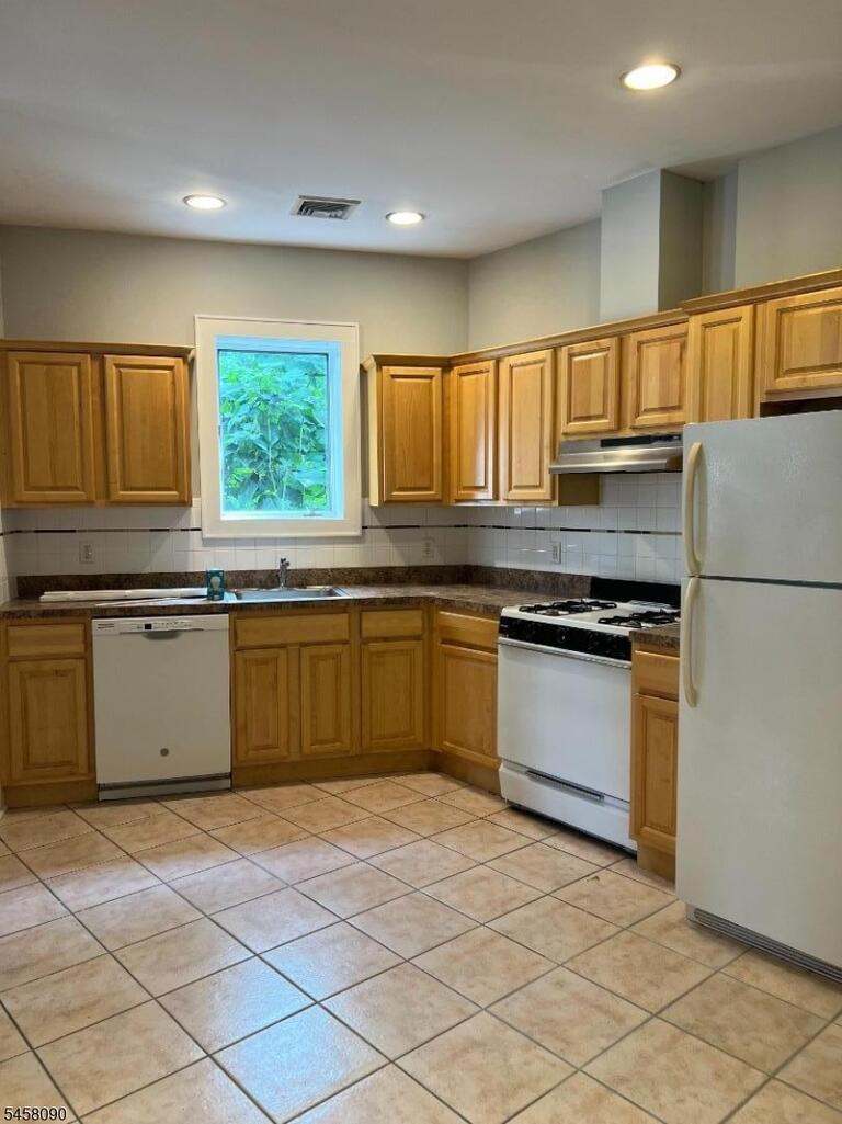 Property listing MLS 4050365 photo 9