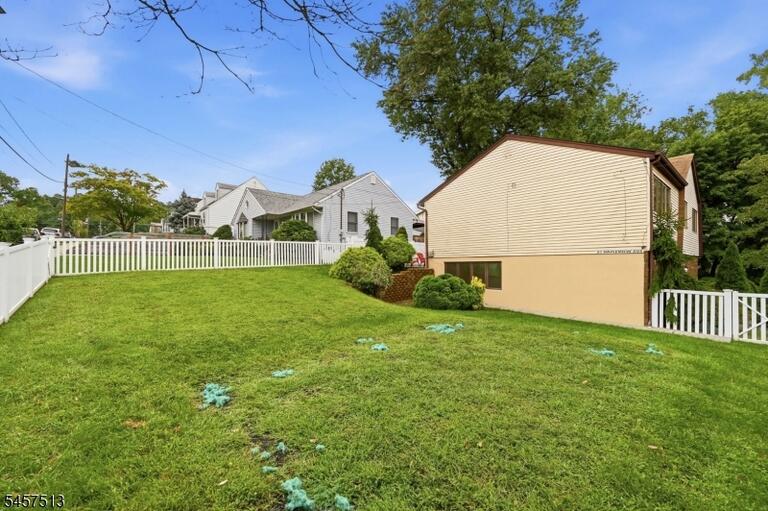 Property listing MLS 4050378 photo 4
