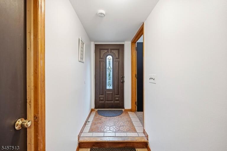 Property listing MLS 4050378 photo 5