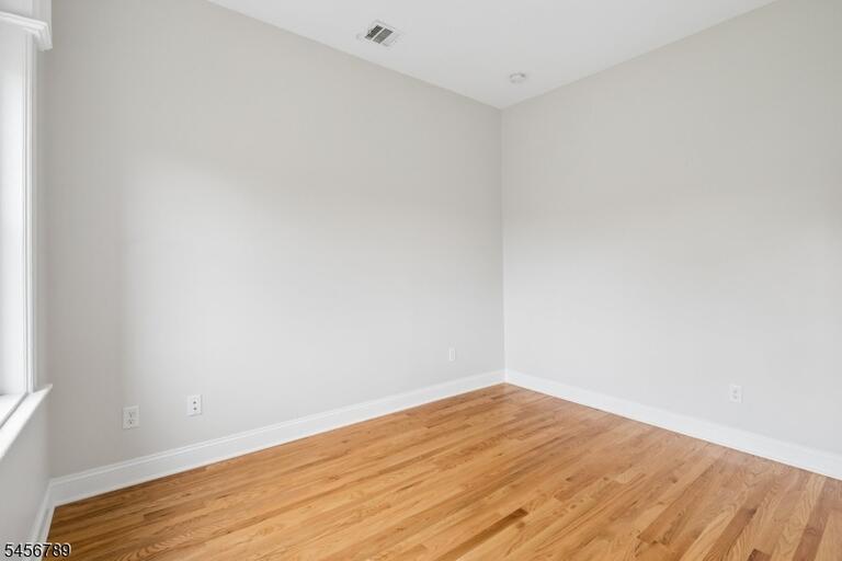 Property listing MLS 4050379 photo 17