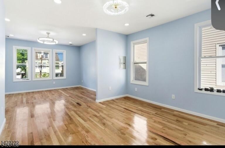 Property listing MLS 4050440 photo 4