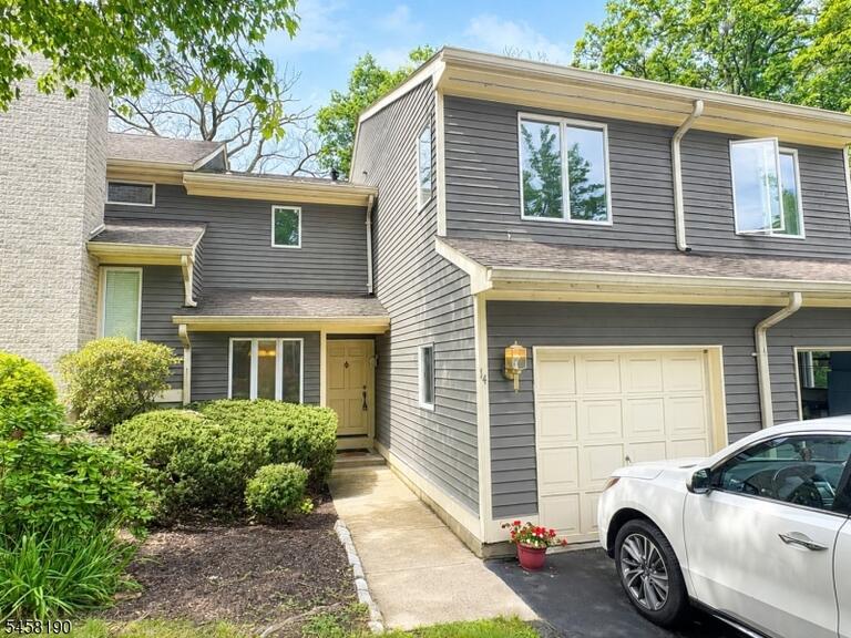 Property listing MLS 4050444 photo 1